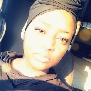 Meet your Posher, Natara